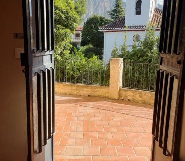 Durcal House | La Casa De Los Gatetes