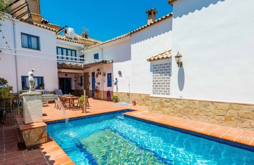 Encinas Reales Villa | La Casa de Maíta Encinas Reales by Ruralidays