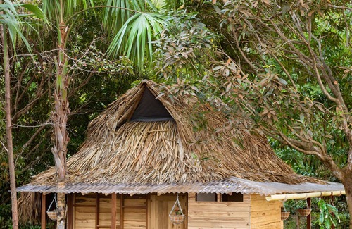 Buritaca Cabin | La Casa de Moncoro wooden jungle cabin at The Fort