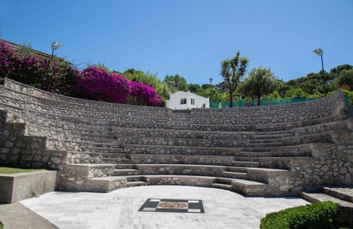 Tiberio House | La Casa Dei Merli