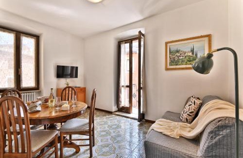 Bogliaco Apartment | La Casa del Vento - Appartamento Collina - Theater Home