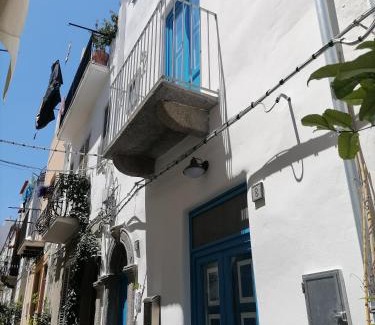 Lipari Historic Centre House | "la casa dell'architetto" con terrazza panoramica in centro storico e a due passi dal porto