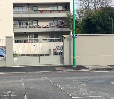 Cormontreuil Apartment | La CASA DEM, Cormontreuil Reims, madamedemconciergerie