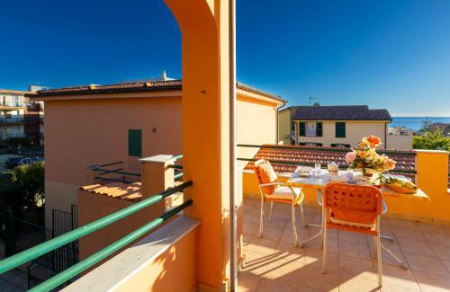 Santo Stefano al Mare Apartment | La Casa di Patrizia