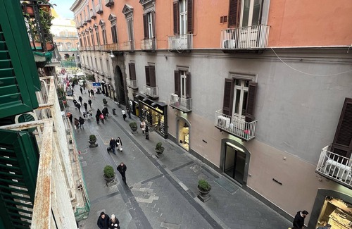 Quartieri Spagnoli Apartment | La Casa Di Licia a few meters from Piazza del Plebiscito
