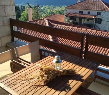 Karpenisi House | La Casa di Pietra