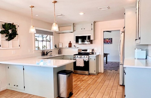 Yuma House | La Casa Grande – Spacious Retreat for Families & Groups