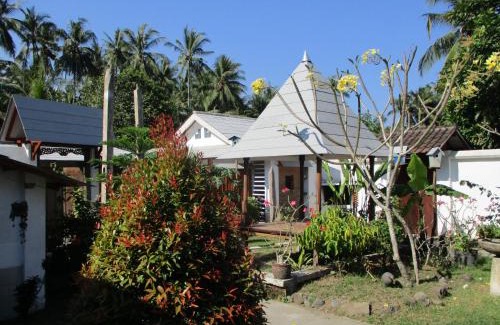 Senggigi House | La Casa Homestay