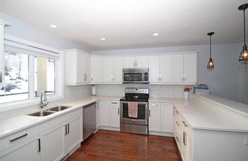 Central Okanagan Cottage | La Casa Lakeview Cottage - 3bdrm/3bath
