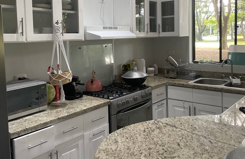 Playa Colorado House | La Casa Playa Colorados-Spacious high ceiling house 10 min walk to the beach