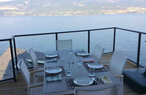 Central Okanagan Cottage | La Casa Resort - Lakefront Private Cottage