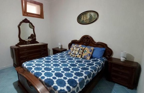 Pianoconte House | La casa tra il verde e il blu