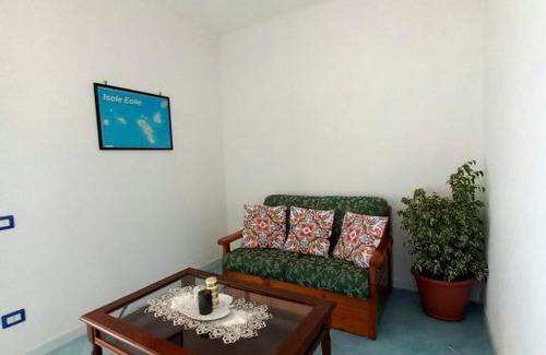 Pianoconte House | La casa tra il verde e il blu