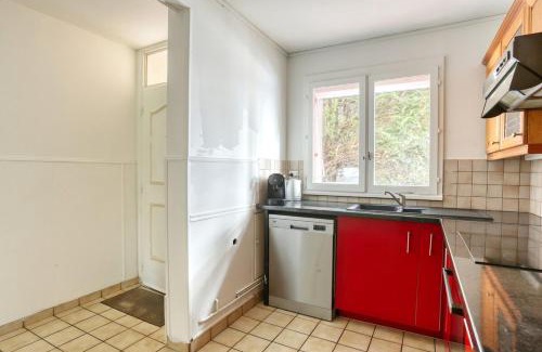 Guyancourt Apartment | La Casablanca - Guyancourt