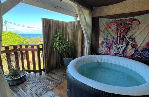 Petite-ÃŽle Apartment | La Case aux Sens "zen" Avec Jacuzzi Privatif