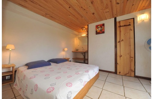 Piton Saint-Leu House | La Case Coco, a charming natural space.