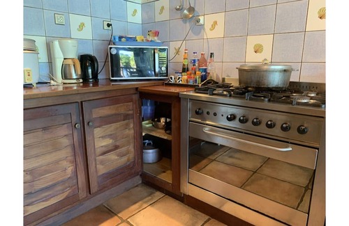Piton Saint-Leu House | La Case Coco, a charming natural space.