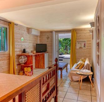 Petite-ÃŽle Bed & Breakfast | La Case O zoizos