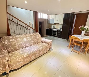 San Giorgio a Cremano Apartment | La Casetta Guest House
