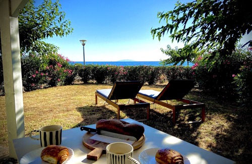 Prunete Villa | La Casetta Prunete, Villa facing the sea 80m from prunete beach