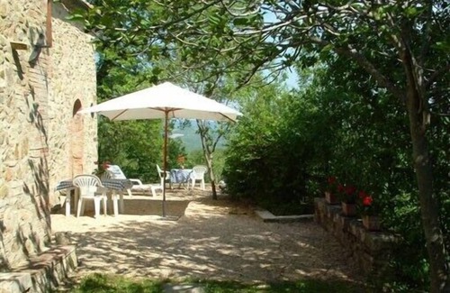 Radicondoli Apartment | LA CASINA APARTMENT WITH PANORAMIC GARDEN AND POOL