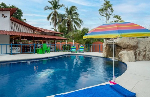 Manzanillo House | La Casita Beachfront Hideaway | Pool Access