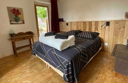 Chapareillan House | La Castanea house with swimming pool at the foot of the Granier