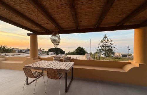 Malfa House | La Casuzza - garden and terrace sea view