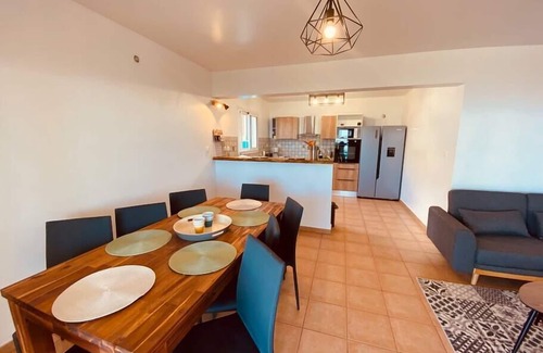L'Etang-Sale Villa | La Caza Léo - 120m² - Sea view swimming pool