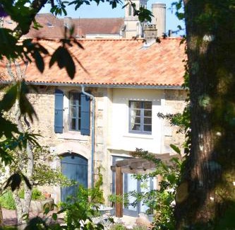 Piegut-Pluviers Villa | La Châtaigne