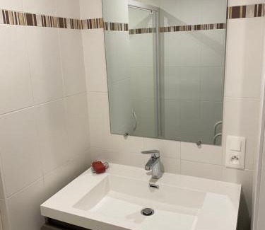 Saint-Maurice-la-Clouere House | La chambre solaire à la ferme