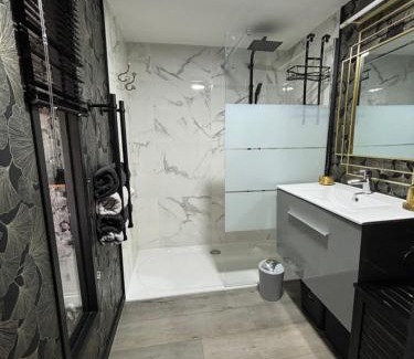 Saint-Pierre-le-Vieux House | La chambre d'Hôt'ize