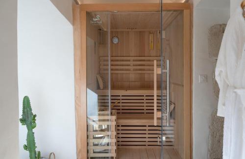 Rochemaure House | La chambre des Remparts Romantiques