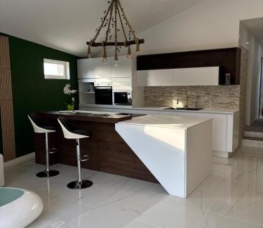 Belval-sous-Chatillon Apartment | La Champoternoise