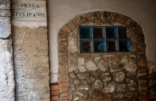Old Town Apartment | La Chiocciola Apartment - Brand new one bedroom apartment in the center in a typical courtyard