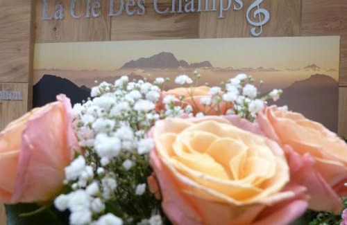 Montmelian Hotel | La Clé Des Champs