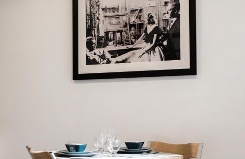 Vanves Apartment | La Cle des Expos "In Paris"