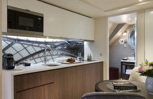 Palais-Royal Apartment | La Clef Louvre Paris by The Crest Collection