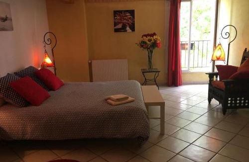 Saint-Caprais de Blaye Bed & Breakfast | La Closerie du Chêne Bleu