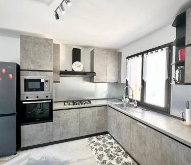 Rosans Villa | LA Conciergerie 05 Villa Kylsha Rosans WiFi Terrasse Confort