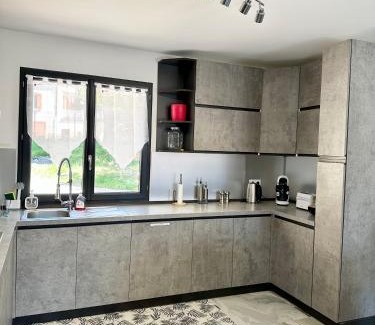 Rosans Villa | LA Conciergerie 05 Villa Kylsha Rosans WiFi Terrasse Confort