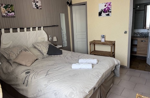 Autignac Bed & Breakfast | La Coquillade - Chambres d'hôtes