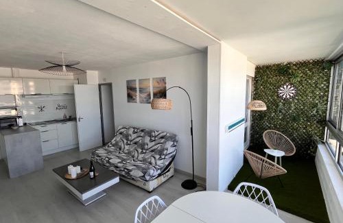 Courseulles-sur-Mer Apartment | La Coquille - Coquet T2 à 200m Juno Beach & Plage