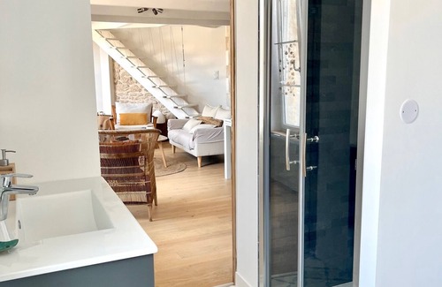 La Rochelle House | La Coquille, une Bulle de Bien Être Pour 2 ou 3 à Deux pas du Centre Ville