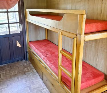 Saint-Pantaleon-de-Lapleau Other | La Corrèze en Roulotte, 3pers