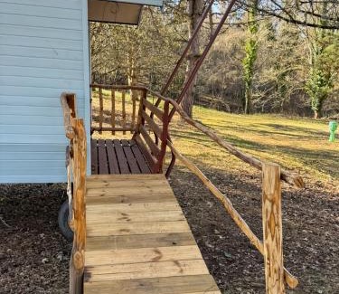 Saint-Pantaleon-de-Lapleau Other | La Corrèze en Roulotte, 3pers