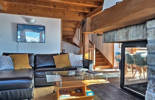 Vallandry Ski Chalet | La Couronne is a spacious ski chalet that sleeps 10p over 3 floors