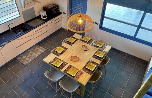 Port-Louis House | La créole bleue, family home 5 minutes from the beach.
