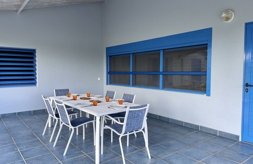 Port-Louis House | La créole bleue, family home 5 minutes from the beach.