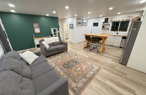 La Crete House | La Crete Guest House